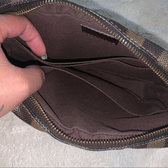 👑✅PRICE FIRM✅NO OFFERS SUPER SALE!! AUTHENTIC LV Damier Ebene Clutch. Rare - Picture 12 of 17